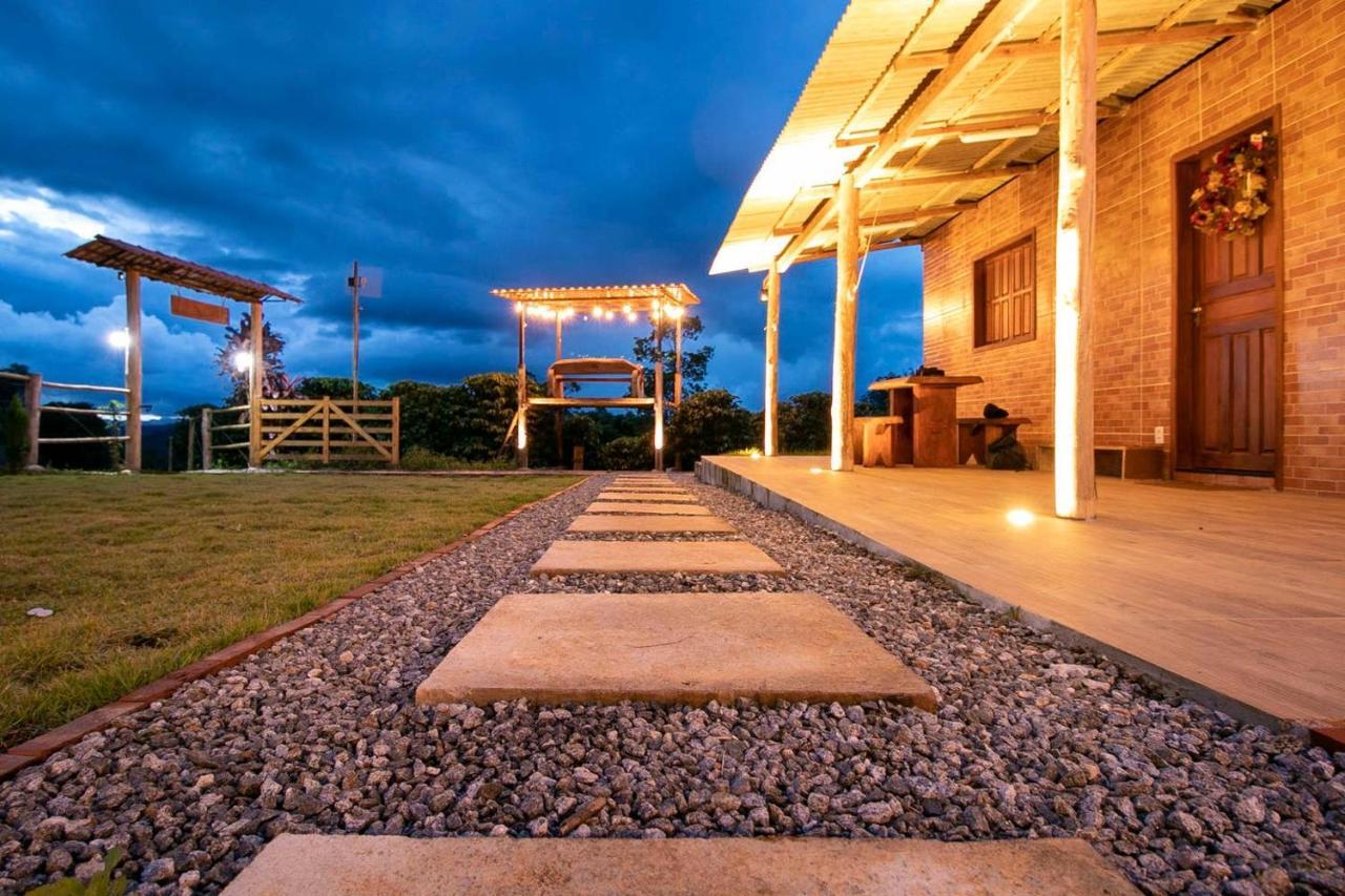 A Loving Farm Cabin Just For You And Your Love! Caparao Velho Экстерьер фото